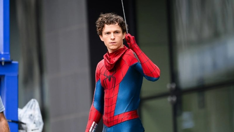 Tom Holland Durante le riprese di spider-man brand new day
