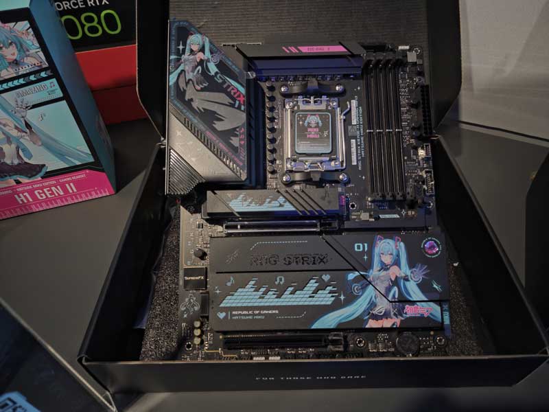 asus rog scheda madre hatsune miku