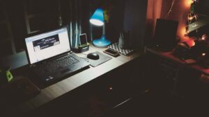 social network vietati ai minori di 16 anni in italia
