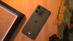 Recensione con voto Motorola Edge 70 nuovo smartphone ultrasottile