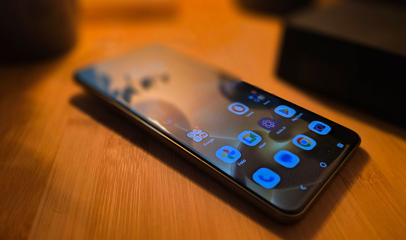 Schermo AMOLED motorola signature recensione completa top games andrea volpi