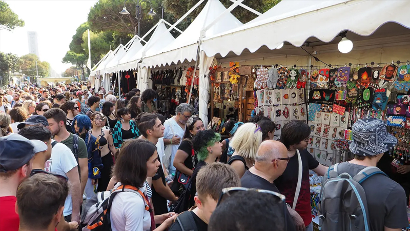 gli stand del rimini comix