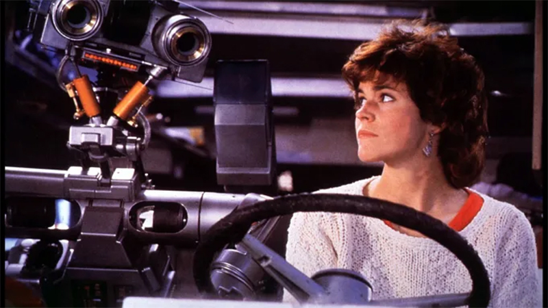 Johnny-5-e-Stephanie-in-corto-circuito-del-1987