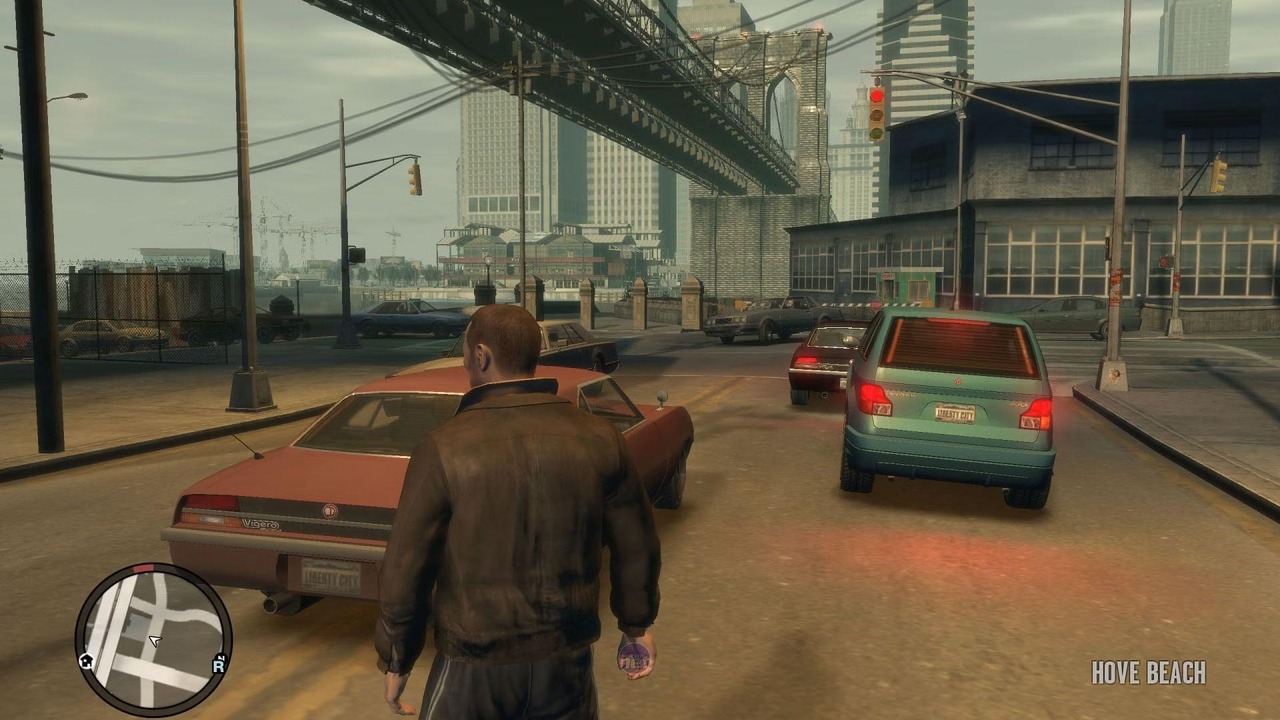Niko Bellic tra le strade di Liberty City in Grand Theft Auto IV