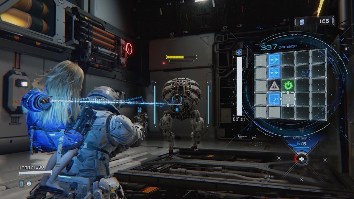 Hugh e Diana affrontano un robot durante il gameplay di Pragmata