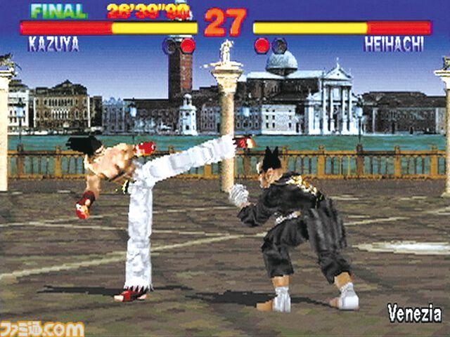 Kazuya affronta Heihachi in Tekken 2