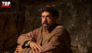 Pierfrancesco Favino nei panni di Fra Leopoldo in Dio ride