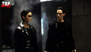 Neo e Trinity con occhiali scuri nel primo Matrix