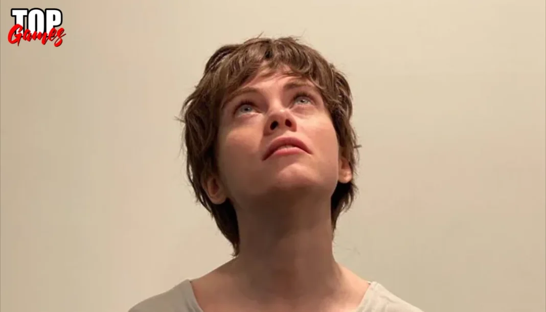 OD Knock svela un nuovo poster e porta la paura in mostra Sophia Lillis guarda verso lโalto nel nuovo poster di OD Knock