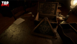 Scatola aperta e oggetto con simboli occulti in Playable Archive