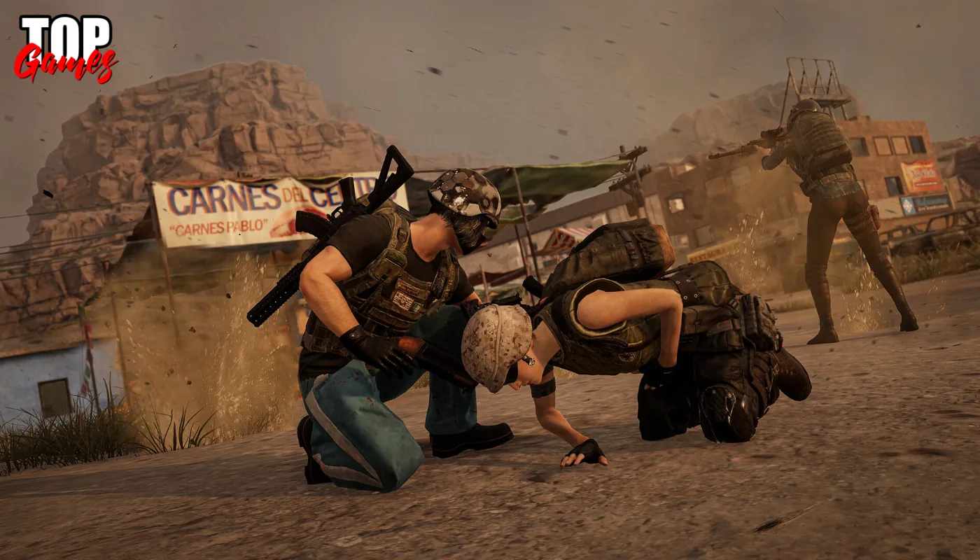Un giocatore soccorre un compagno mentre un altro lo protegge nel videogioco PUBG Battlegrounds